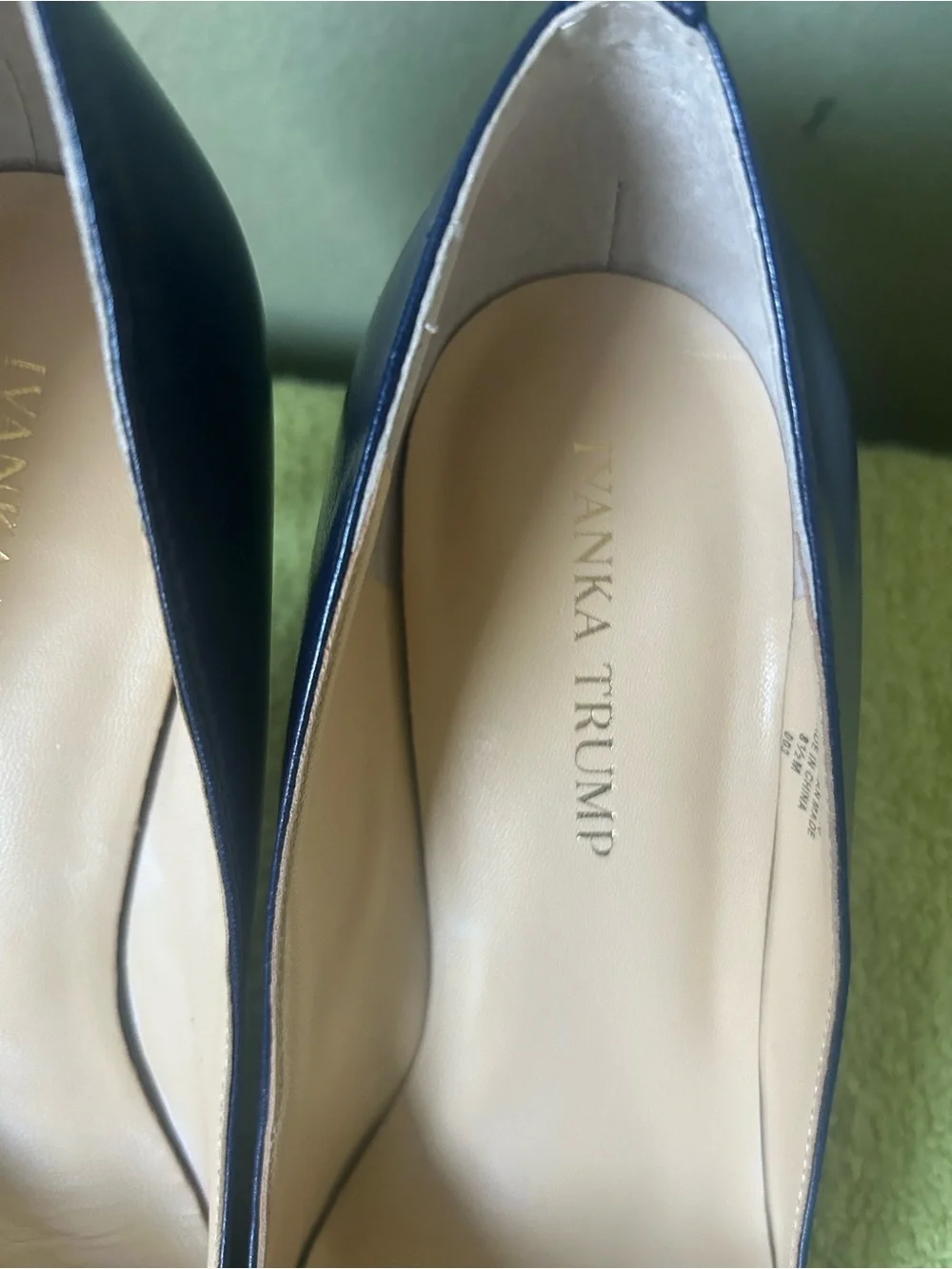 Ivanka Trump Navy Pointed-Toe Pumps Sz 8.5